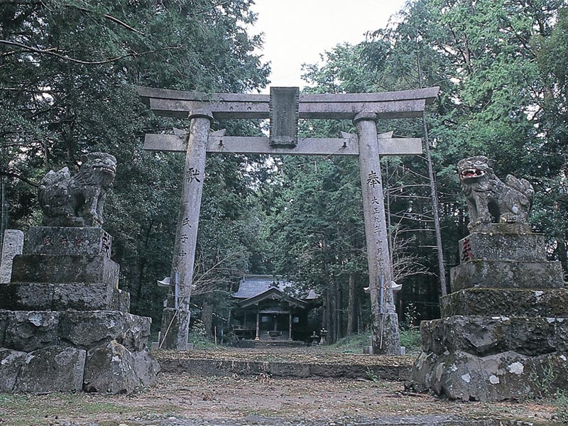 塩峯公士方神社の画像