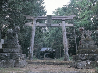 塩峯公士方神社の画像1